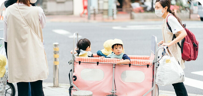 子供と外出している様子