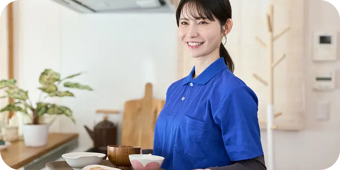 手を包み合う様子